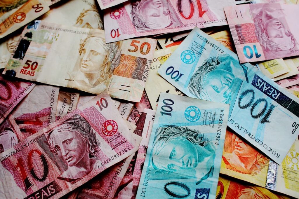Salário mínimo previsto para 2025 será de R$ 1.502